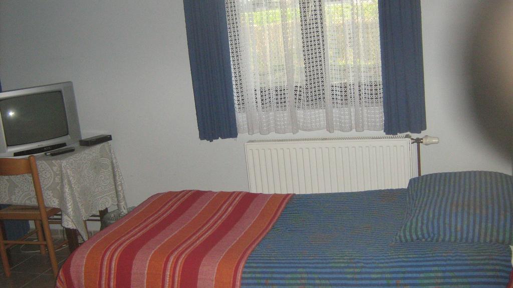 Farm Stay Lackovic Bilje الغرفة الصورة