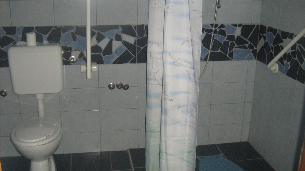 Farm Stay Lackovic Bilje الغرفة الصورة
